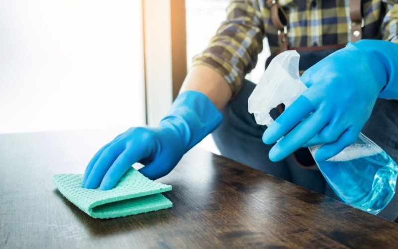 Что делать, чтобы пыль не оседала на мебели: хитрость, которая поможет забыть об уборке надолго