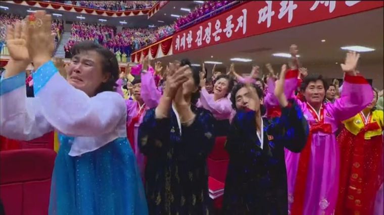 Ким Чен Ын пустил слезу на конференции, где призвал корейских женщин больше рожать
