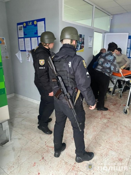 На Закарпатье во время сессии сельсовета депутат подорвал гранаты. Пострадали 26 человек (ДОПОЛНЕНО)