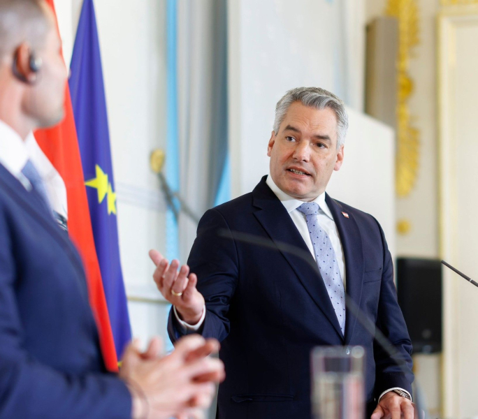 В Австрии считают, что Украина должна присоединиться к ЕС, но без ускоренной процедуры
