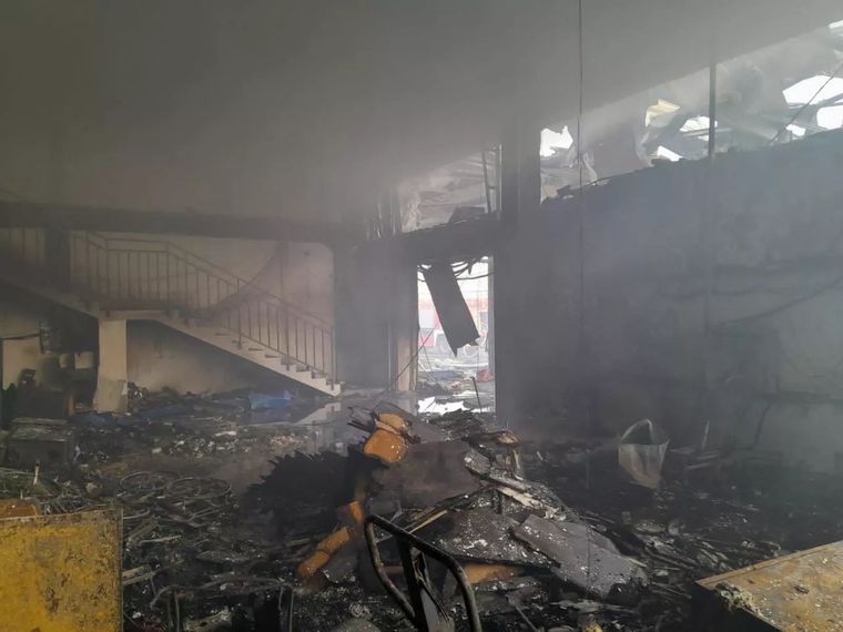 В Херсоне российский обстрел разрушил склад гумпомощи Красного Креста