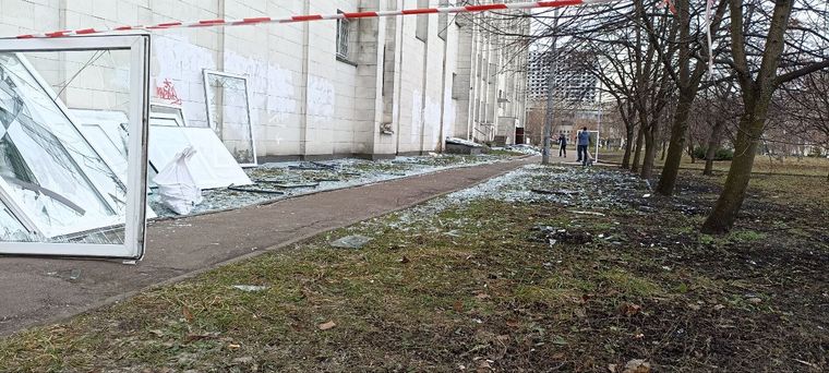 В Киеве задержали мужчину, который год назад скорректировал ракеты рф по корпусу Университета Шевченко