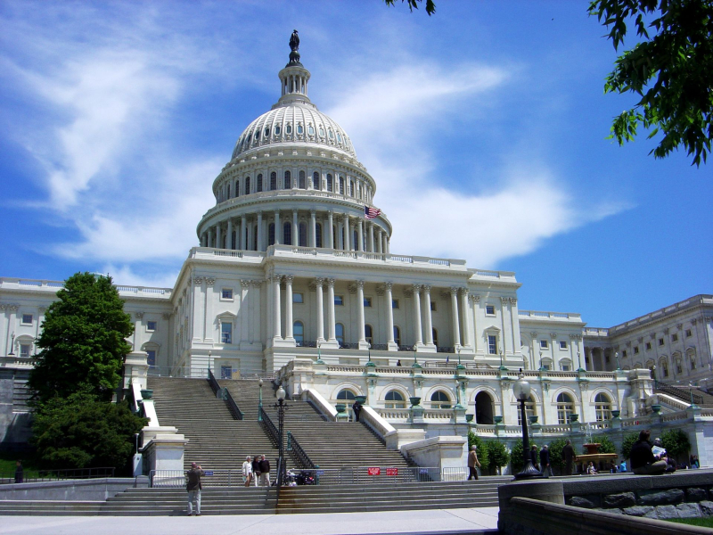 В Сенате США назначили голосование относительно $60 млрд для Украины. К законодателям обратится Зеленский