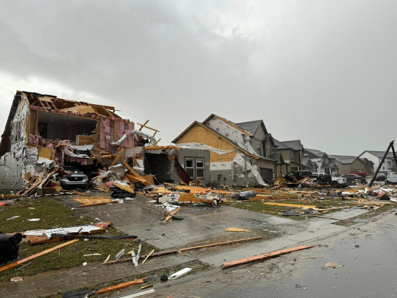 В США мощный шторм унес 6 жизней и разрушил дома